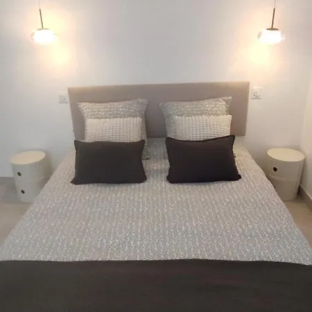 Beautiful Between Uzes & Avignon Holiday home Saint-Marcel-de-Careiret