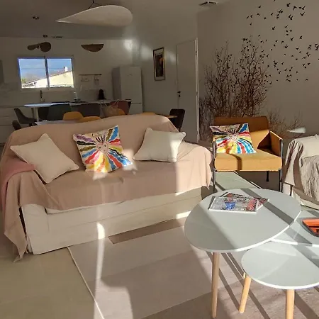 펜션 Beautiful Between Uzes & Avignon Saint-Marcel-de-Carreiret