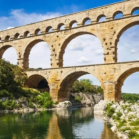 Beautiful Between Uzes & Avignon Saint-Marcel-de-Careiret